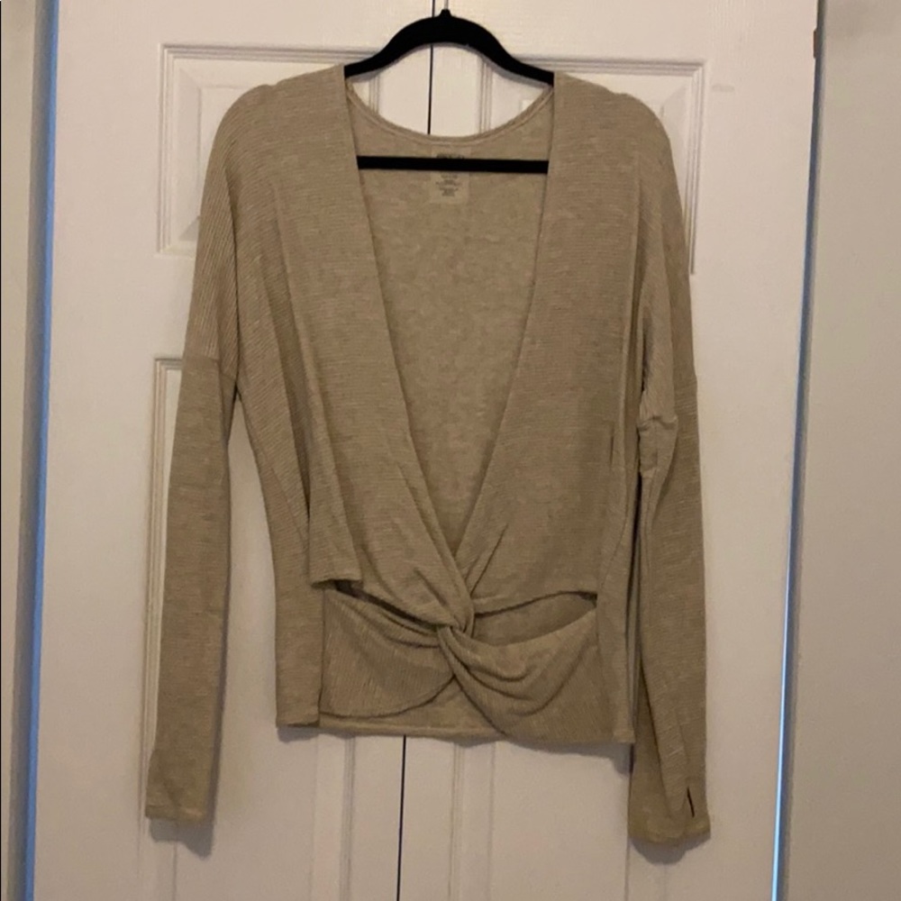 Long sleeve rubbed sweater